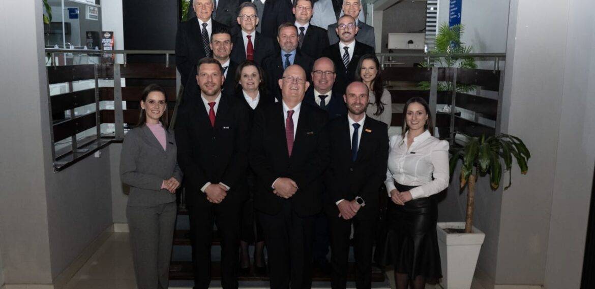 Foto da nova diretória do Simplás 2025